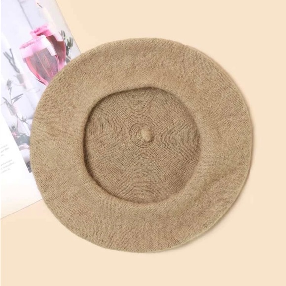 Solid Beret - Picture 2 of 3